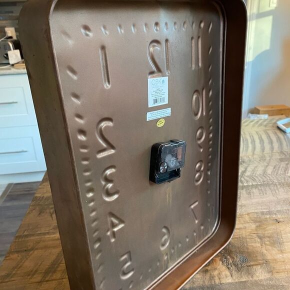 MID-WEST CBK GANZ Antique Copper Finish Embossed Wall Clock - Picture 5 of 5